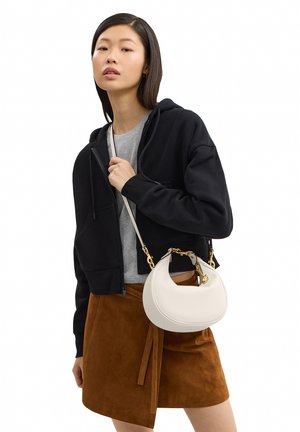COACH, JONIE BAG 22 - Håndtasker - chalk