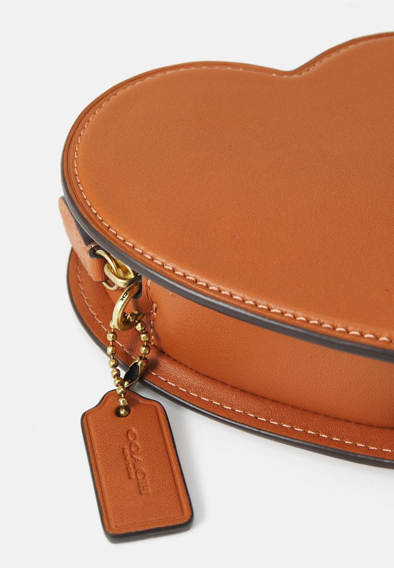 COACH HEART COIN PURSE Portafoglio burnished amber/cognac