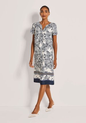 Freizeitkleid - white   smoky blue   multicolour