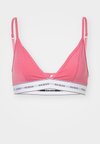 CARRIE - Kolmnurklõikega rinnahoidja - rosa