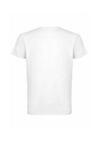 Hvit bomulls t-skjorte med korte ermer, rund hals, og ensfarget bak. Ingen synlige logoer eller mønstre. Standard passform og myk tekstur.