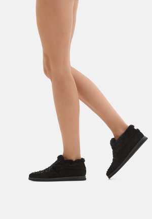 CRYSTALS EMBELLISHED CLAY-TONED LOAFER - Stivali da neve  - black