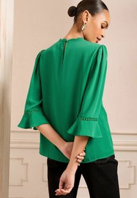 Love & Roses SCALLOP PINTUCK FLUTE SLEEVE - Camicetta - green