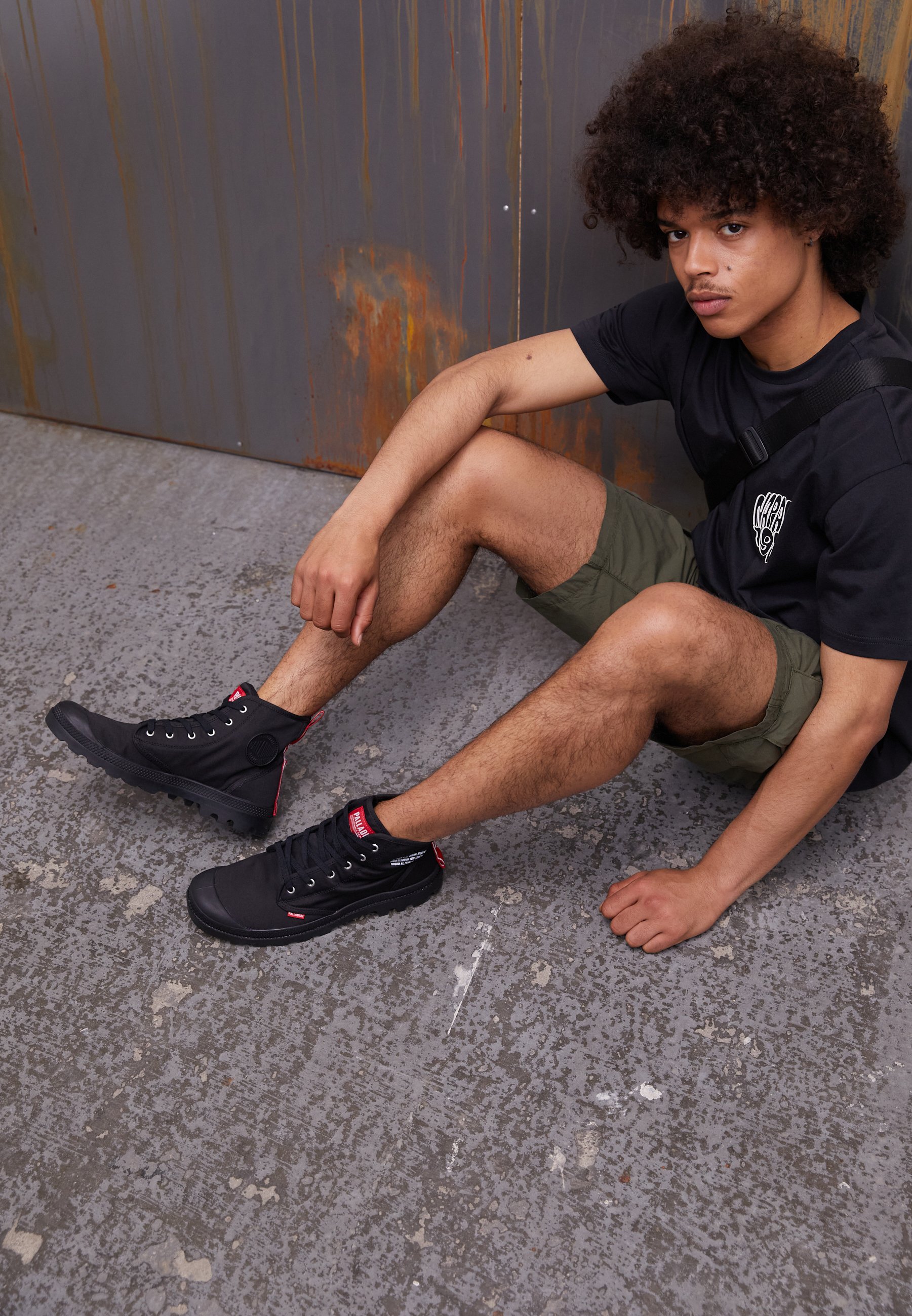 Palladium - Black Pampa Hi Dare High Top Trainers