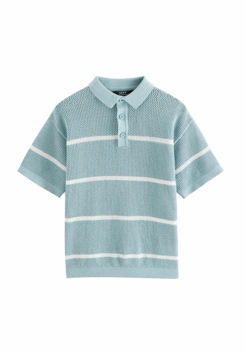 Hele sinine lühikeste varrukatega polo särk, mis on valmistatud tekstuuriga kudumist, ning millel on horisontaalsed valged triibud ja kaks nööpaukku.