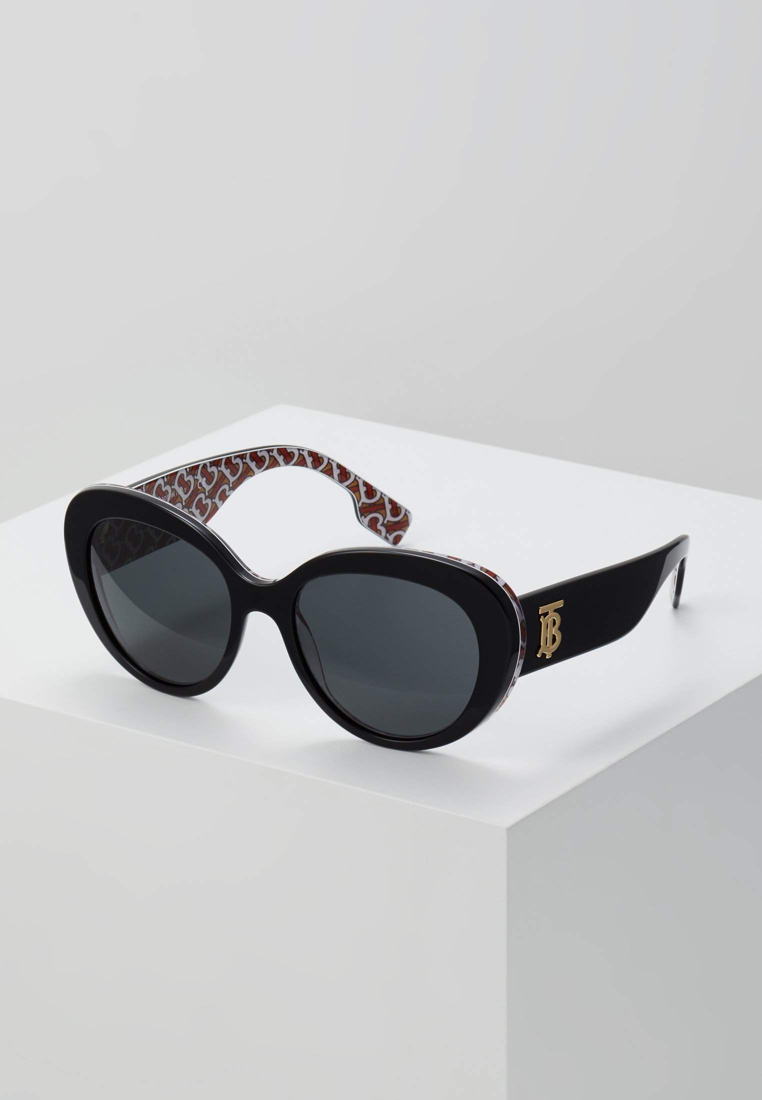 white burberry sunglasses
