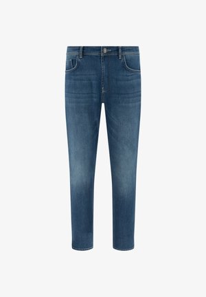 Męskie niebieskie dżinsy o wąskim kroju, z przednimi kieszeniami, szlufkami na pasek i zapięciem na guziki, prezentowane na białym tle.