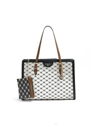 Sac cabas River Island à motifs blancs et noirs avec poignées marron et petite pochette assortie attachée par une chaîne dorée.