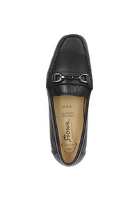 Zwarte leren mocassinschoen met een vierkante neus, zilveren hardwareaccent en stikdetails. Gegraveerde merknaam en modelinformatie aan de binnenkant.
