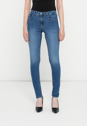 ONLBLUSH SKINNY PUSH UP - Džínsy skinny fit - medium blue denim