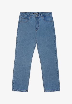 Sinine denim sihvadega teksad, sirge jalaga. Omab viit taskut, nööbilukku ja külgpaneele talje reguleerimiseks.