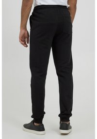 11 Project PREDISON REGULAR FIT - Jogginghose - black