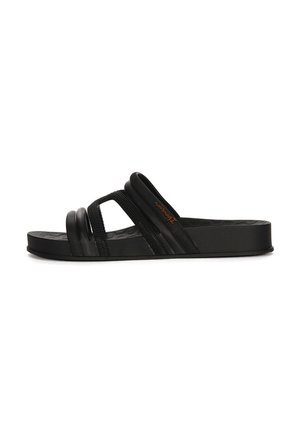 - Sandały kąpielowe