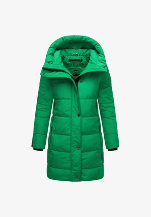 Cappotto imbottito verde con cappuccio staccabile, bottoni frontali, due tasche laterali e dettagli neri sui polsini. Texture liscia e lucida.