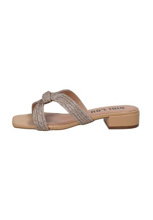 BASSI CON STRASS - Sandalias planas - nude