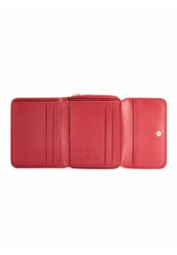 Czerwony skórzany portfel z zamknięciem na suwak, wewnętrznymi kieszonkami na karty i zapięciem na zatrzask. Gładka tekstura oraz wytłoczone logo marki wewnątrz.