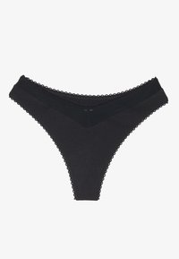 Zwart stringondergoed van zacht katoen, met een gegolfde rand, een driehoekig ontwerp aan de voorkant en minimale bedekking.