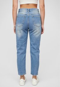Cloud 5ive HIGH-WAIST DESTROYED - Široke kavbojke - blue denim