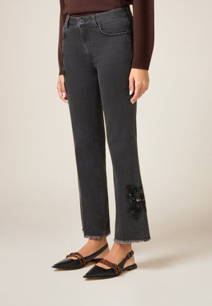 CROPPED WIDE CON PATCH DECORATIVO - Jeans bootcut - black print