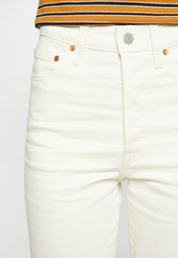 Levi's® RIBCAGE CROP BOOT - Calças de ganga bootcut - natural order