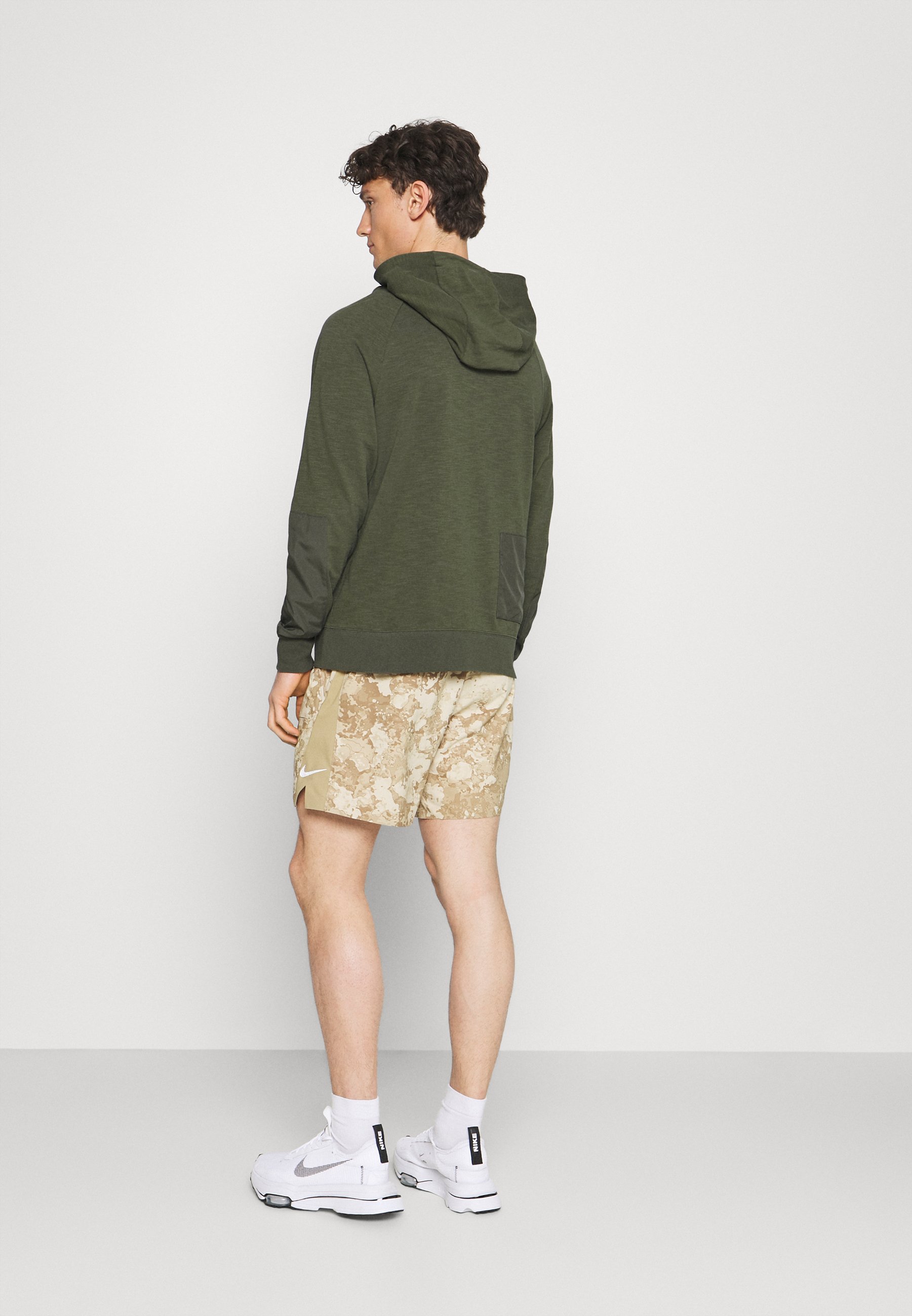 Nike Sportswear HOODIE - Felpa con zip - cargo khaki/oliva - Zalando.it
