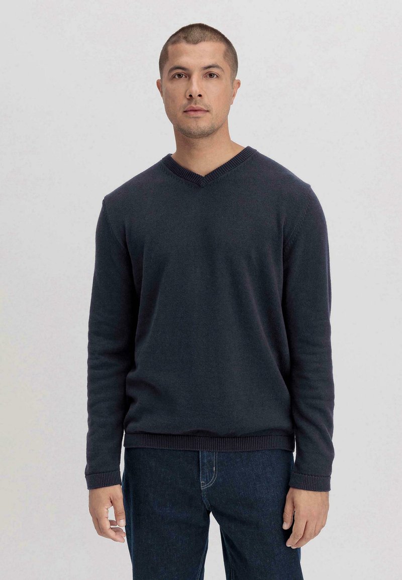 hessnatur V REGULAR  - Strickpullover - marine