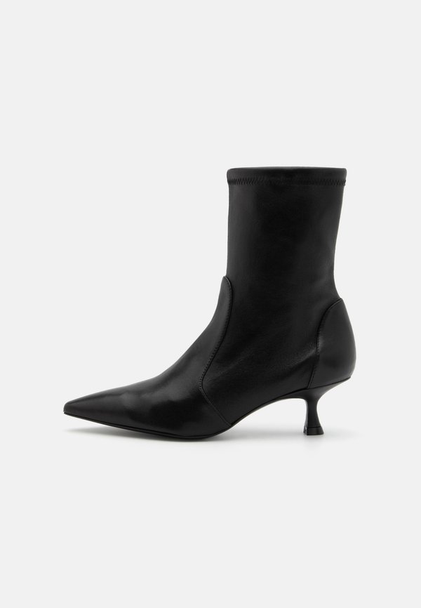 BOOTIE - Classic ankle boots