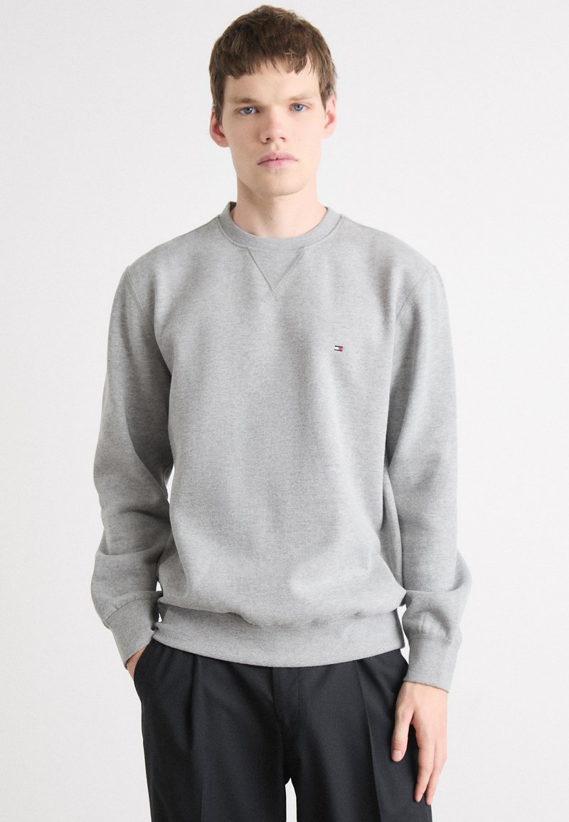 Tommy Hilfiger ESSENTIAL CREWNECK - Sudadera - medium grey heather
