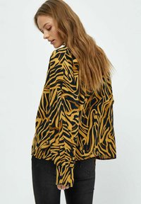 Desires DEDSFAITH V-NECK LONG SLEEVE BLOUSE - Palaidinė - p black print