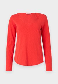 Valitud, vermillion red