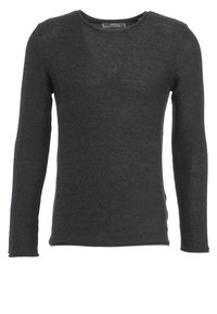 Pull en tricot long gris à texture avec encolure ronde et détails côtelés, fabriqué à partir d'un tissu tissé. Pas de motifs ou d'accents visibles.