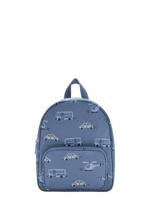 Petit sac à dos bleu avec poche avant, décoré d'illustrations blanches et grises de voitures, de bus et d'hélicoptères.