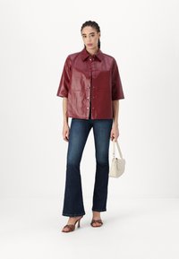 SOMETHINGNEW SNSILLE SHIRT  - Button down-skjorte - fired brick