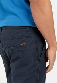 camel active REGULAR FIT - Shorts - night blue