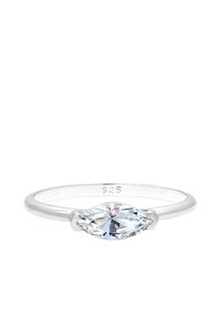 Sterling sølv ring med en marquise-formet klar sten, der har en enkel ring og glat finish. Stemplet "925" for sølvrenhed.