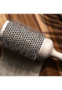 So Eco SO ECO BIODEGRADABLE CERAMIC ROUND BRUSH - LARGE - Borste - stone