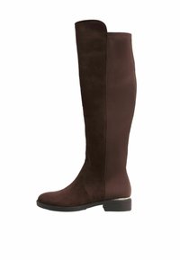 Ei valittu, chocolate brown