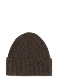 Berretto in maglia di lana marrone con una texture a costine e una parte superiore arrotondata, dotato di un risvolto nella parte inferiore per maggiore calore.
