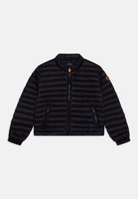 Giubbotto puffer nero con colletto alto, chiusura a zip frontale e polsini elasticizzati. Presenta un motivo a quadri orizzontali e due tasche laterali con zip.