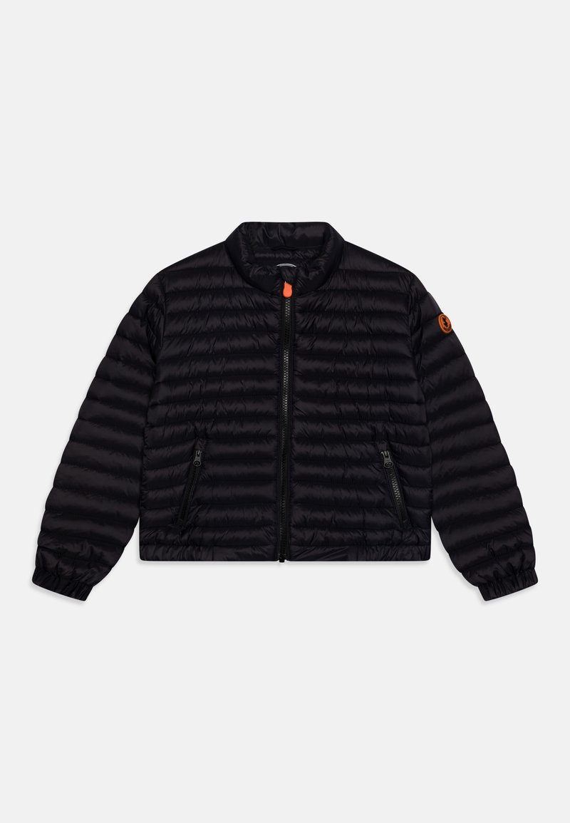 Giubbotto puffer nero con colletto alto, chiusura a zip frontale e polsini elasticizzati. Presenta un motivo a quadri orizzontali e due tasche laterali con zip.