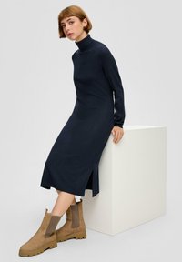 s.Oliver MIDI MIX - Strickkleid - navy