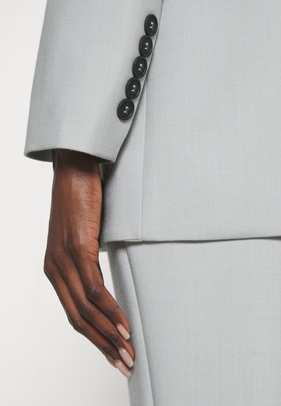 Materiel BUTTON BOXY - Κοντό παλτό - cloud grey