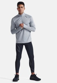 2XU IGNITION 1/4 - Stickad tröja - weathervane black reflective