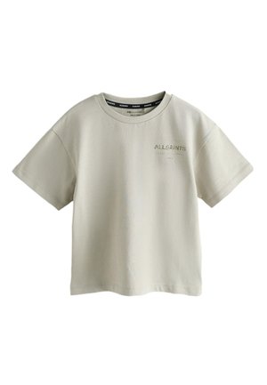 Licht beige T-shirt met korte mouwen, ronde hals en klein "ALLSAINTS"-logo op de linker bovenborst.
