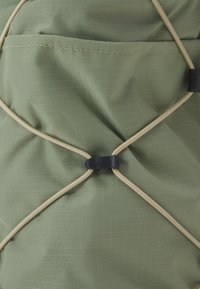 The North Face BOREALIS - Saco de mão - tea green/gravel