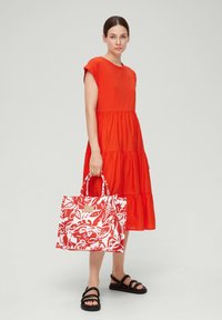 s.Oliver MIT VOLANTS - Robe de jour - dunkelorange