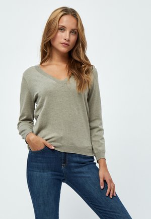 Minus MIMILLA 3/4 SLEEVE KNIT PULLOVER - Neule - wood smoke melange