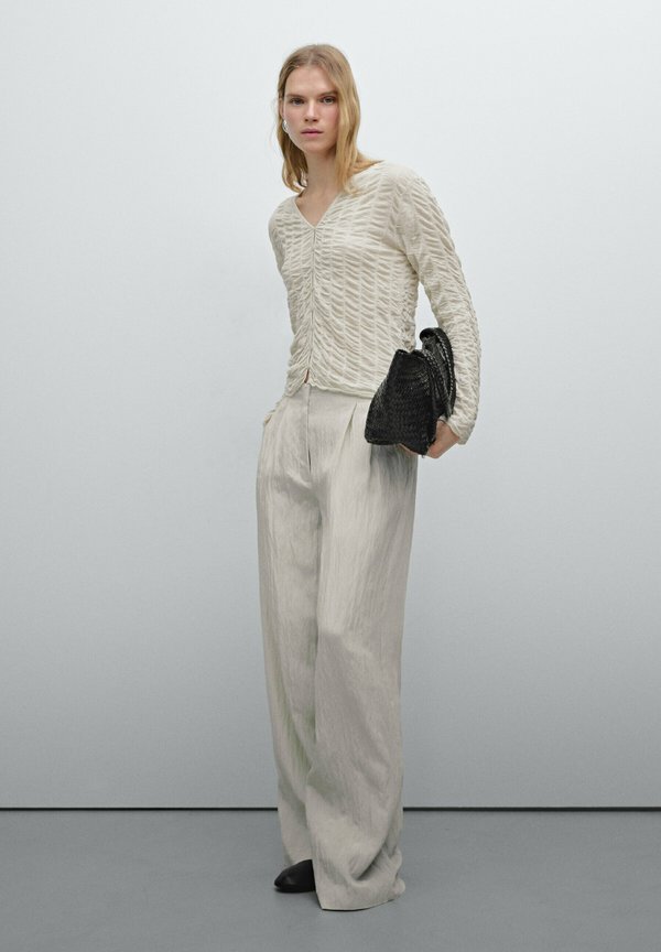 WITH GATHERED DETAIL - Cardigan - beige