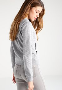 ONLY ONLJOYCE - Blusão aviador - light grey melange