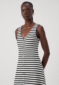 ONLY Tall ONLNELLA BUTTON DRESS  - Jerseykjole - cloud dancer/black